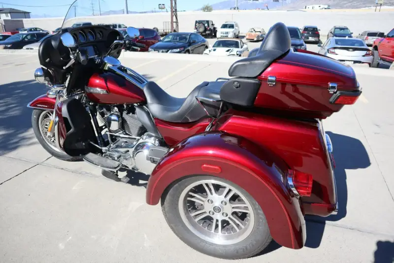 2015 Harley-Davidson Tri Glide Ultra photo 16