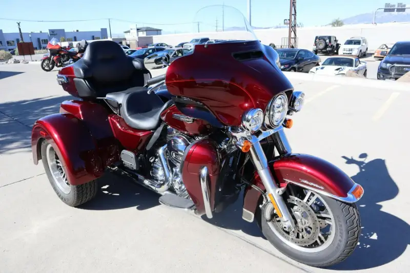 2015 Harley-Davidson Tri Glide Ultra photo 3